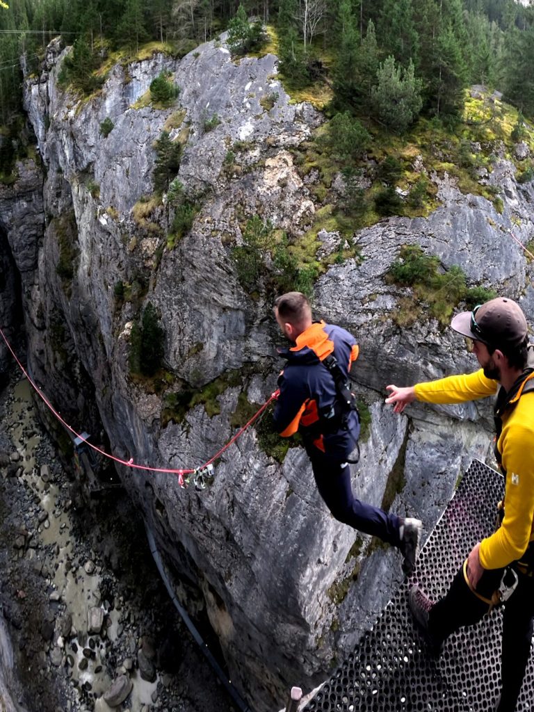 Parking canyon swing grindelwald outdoor.ch outdoorinterlaken randonnée canyon swing grindelwald tarif Prix canyon swing grindelwald hauteur et vitesse raquettes à Neige, Randonnée Montagne, randonnée pédestre, Itinéraire randonnée, chemin, parcours GPS, tracé gpx, SwissTopo, randonnée, Suisse-Rando, Schweizer wanderwege, idée de randonnée pédestre en Suisse, randotherapie, randothérapie, randotherapie.fun
