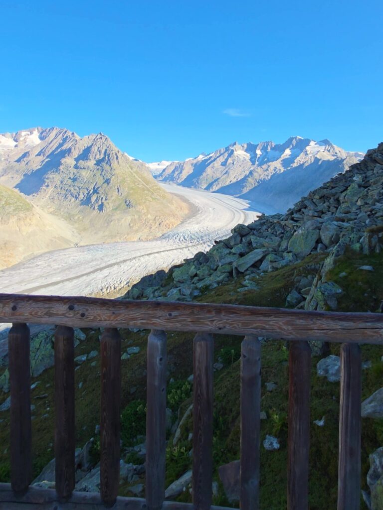Découvrez le View Point 3 au Bettmergrat et admirez le glacier d’Aletsch dans toute sa splendeur. Panorama alpin unique, idéal pour une randonnée inoubliable. Bettmergrat Randonnée Bettmergrat parking Bettmergrat accès Bettmergrat itinéraire Bettmergrat parcours, Gipfel Bettmergrat Wanderung Bettmergrat hike Bettmergrat , randovalais raquettes à Neige Randonnée Montagne, randonnée pédestre, Itinéraire randonnée, chemin, parcours GPS, tracé gpx, SwissTopo, randonnée, Suisse-Rando, Schweizer wanderwege, idée de randonnée pédestre en Suisse, randonnée en Suisse, randotherapie, randothérapie, randotherapie.fun, Tcheu c'est beau ! T'cheu c'est beau! tcheucestbeau.ch