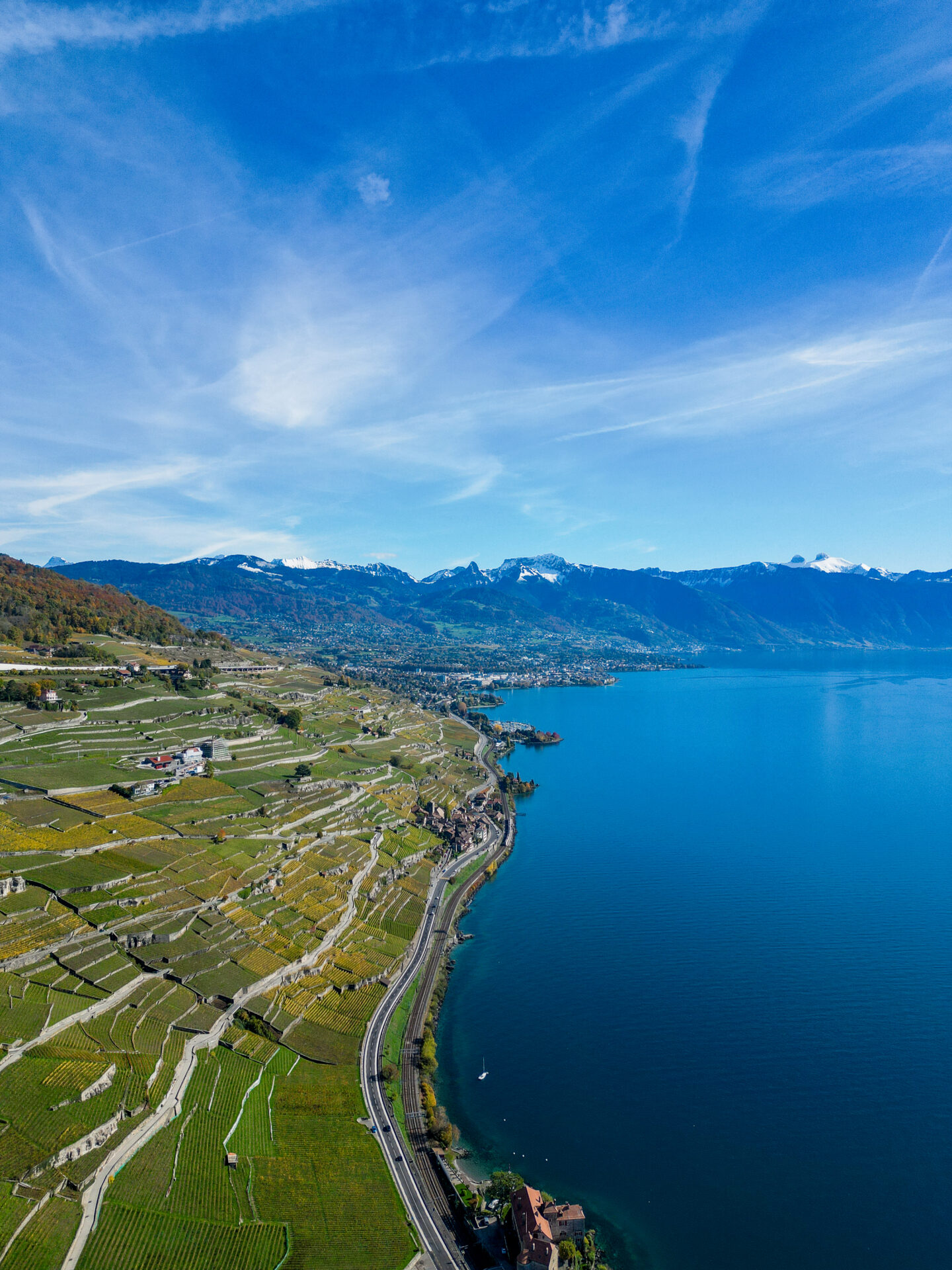 Partez à la découverte de Lavaux, ses vignobles en terrasse surplombant le Léman. Entre nature, vin et tradition, vivez une expérience unique au cœur d’un paysage suisse d’exception. Randonnée Lavaux, Vignobles en terrasse parking Lavaux, Vignobles en terrasse accès Lavaux, Vignobles en terrasse itinéraire Lavaux, Vignobles en terrasse parcours, Gipfel Lavaux, Vignobles en terrasse Wanderung Lavaux, Vignobles en terrasse hike Lavaux, Vignobles en terrasse, randovalais raquettes à Neige Randonnée Montagne, randonnée pédestre, Itinéraire randonnée, chemin, parcours GPS, tracé gpx, SwissTopo, randonnée, Suisse-Rando, Schweizer wanderwege, idée de randonnée pédestre en Suisse, randonnée en Suisse, randotherapie, randothérapie, randotherapie.fun, Salut pétole, adjeu pétole, ça joue ou bien ? Tourisme suisse, tourisme local, Tcheu c'est beau ! T'cheu c'est beau! tcheucestbeau.ch
