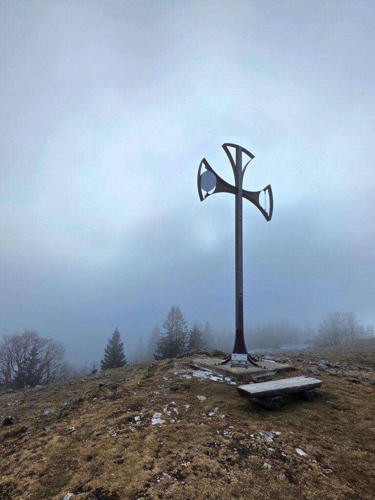 Découvrez la randonnée de la Croix de Châtel, à côté du Mollendruz : parking, itinéraire, durée et conseils pour une balade panoramique en Suisse. Idéale en toute saison. Randonnée La Croix de Châtel parking La Croix de Châtel accès La Croix de Châtel itinéraire La Croix de Châtel parcours, Gipfel La Croix de Châtel Wanderung La Croix de Châtel hike Lac du Grand Désert, randovalais raquettes à Neige Randonnée Montagne, randonnée pédestre, Itinéraire randonnée, chemin, parcours GPS, tracé gpx, SwissTopo, randonnée, Suisse-Rando, Schweizer wanderwege, idée de randonnée pédestre en Suisse, randonnée en Suisse, randotherapie, randothérapie, randotherapie.fun, Tcheu c'est beau ! T'cheu c'est beau! tcheucestbeau.ch